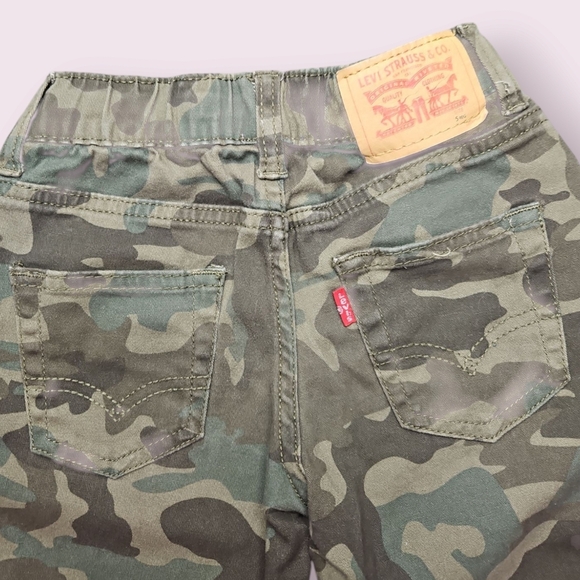 Levi's Boys Camouflage Jogger Pants Size 5 - Picture 3 of 3